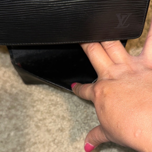 Louis Vuitton Black Textured Epi Wallet - Picture 10 of 15